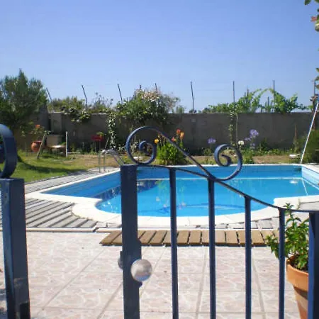 Comfortable In With Shared Pool 30 M² * Назаре