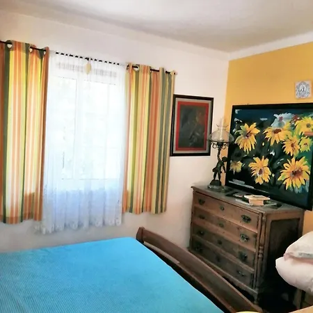 Comfortable In With Shared Pool 30 M² דירה נאזרה